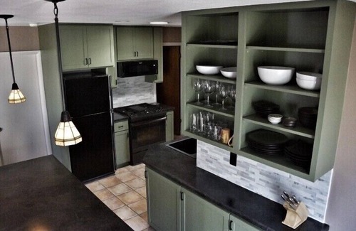 Douglas House | Great Location In Downtwn Douglas. Safe, sanitized and ready for your getaway.