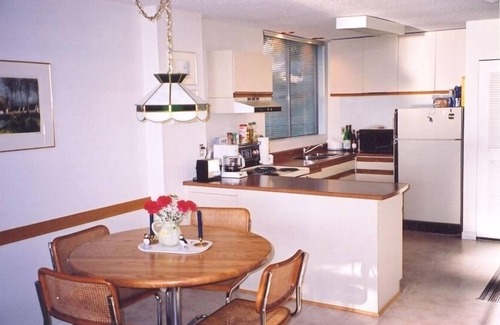 North Oyster Condo | Great location in the waterfront building