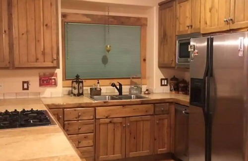 Moab South Valley House | Great Moab Rim views, peaceful home along golf course neighbourhood