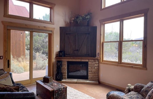 Moab South Valley House | Great Moab Rim views, peaceful home along golf course neighbourhood