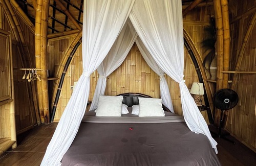 Selat Bed & Breakfast | Great Mountain Views