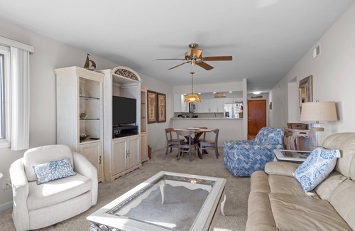 Pine Knoll Shores Condo | Great Oceanfront Condo! 2 BR with WiFi and pools!