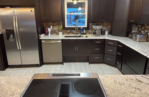 Arlington House | Great Place to Stay when Visiting - Pet Friendly