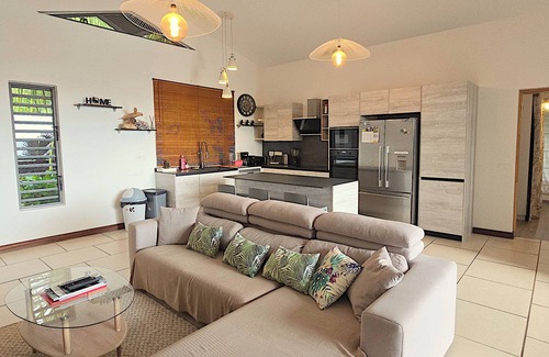 Punaauia House | Great pool villa with very high speed Wifi, air conditioning, billiards!