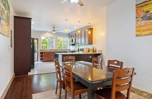 Waimanalo House | Great Price! 3800sf 7 rooms 4 baths Huge Gated House Steps from Waimanalo Beach