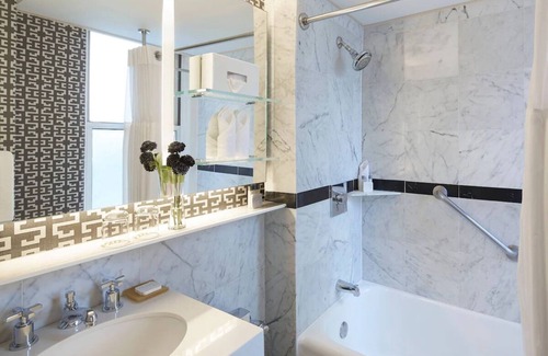 Midtown East Hotel | Great Relaxing Overnight Stay! Minutes from Central Park, 2 Relaxing Units!