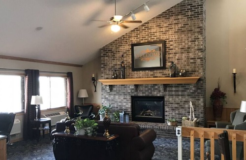 Thorp House | Great Relaxing Overnight Stay! 3 Pet-friendly Units, Free Parking, Pets Allowed