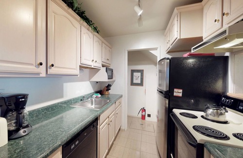 Warm Springs Condo | Great Ski Condo w/Pool and Hot Tub Access - Walk to Lifts