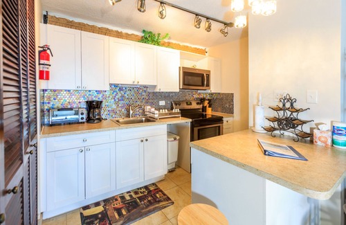Bolongo Bay Condo | Great Summer Rates! 2/2 Condo W/Awesome Views - 2 Pools - walk to 2 Beaches!
