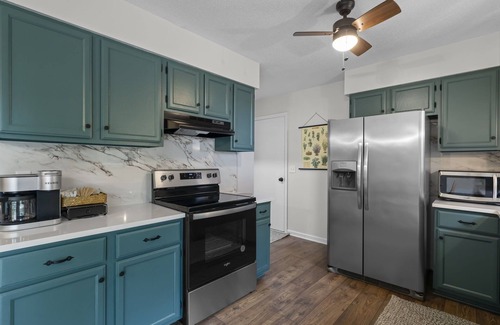 Horse Shoe House | Great sunset view, hot tub, game room, big fire pit and new large fenced yard!