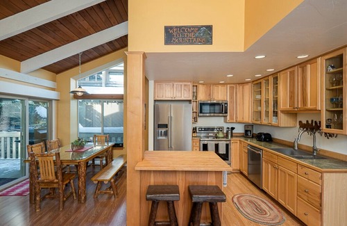 Ketchum Condo | "Great Valley Digs" Short Walk to River Run, Town & Fishing