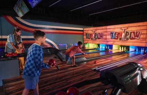 Grand Mound Cabin | Great Wolf Lodge Grand Mound