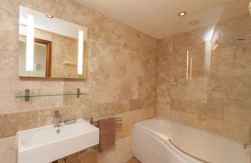 Crediton House | Greatstone Barn · Great Gutton Farm