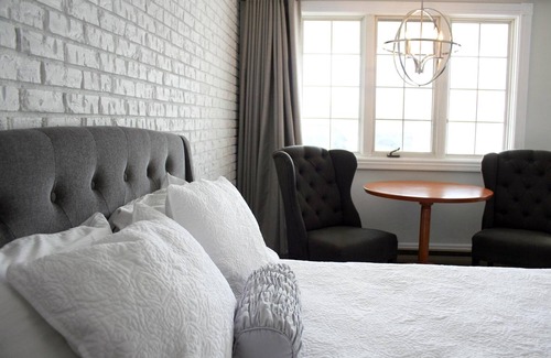 Kingston Hotel | Green Acres Inn