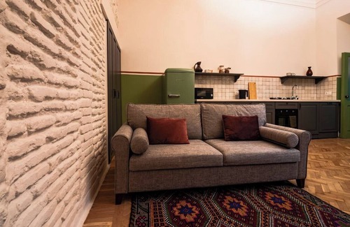 Sololaki Apartment | Green apartment