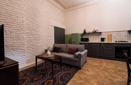 Sololaki Apartment | Green apartment