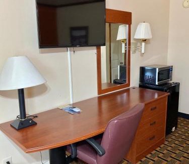 Vernon Hotel | Green bird Inn