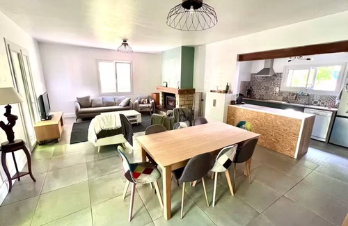 Pomport House | Green cocoon with private swimming pool