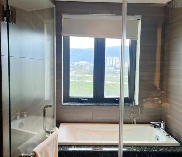 Cam Pha Hotel | Green Dragon Boutique Hotel