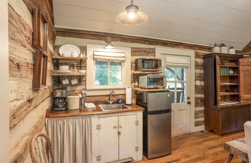 Bells Bed & Breakfast | Green Frog Farm Cabins