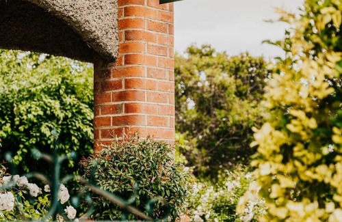 Castlemaine Apartment | Green Gables King Suite