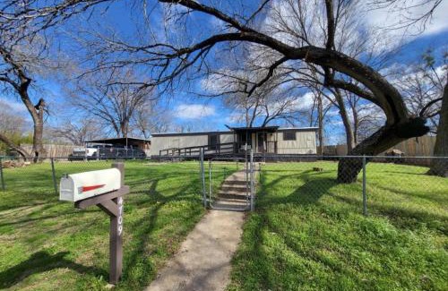 Del Valle House | Green Haven Full Property