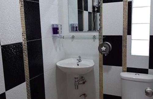 Lan Sak Hotel | Green House Resort Praduyuen