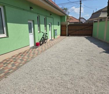 Kolarovo House | Green House