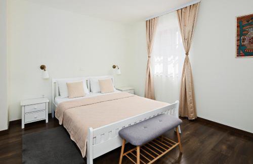 Jezerce Bed & Breakfast | Green lakes house 2