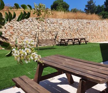 Mevoot HaHermon House | Green mountains - הרים ירוקים