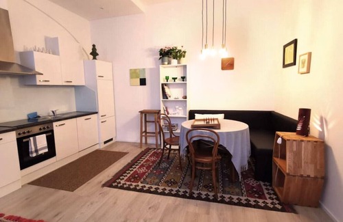 Mariahilf Apartment | Green Palm - cozy, central with green view