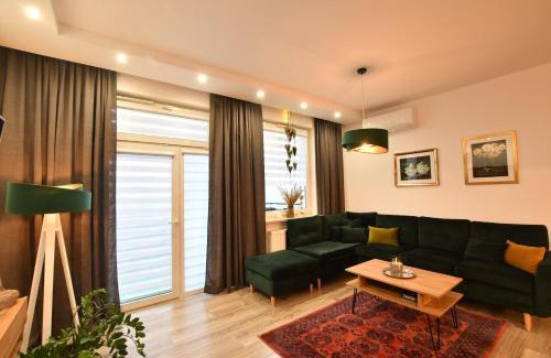 Grudziadz Apartment | Green Penthouse