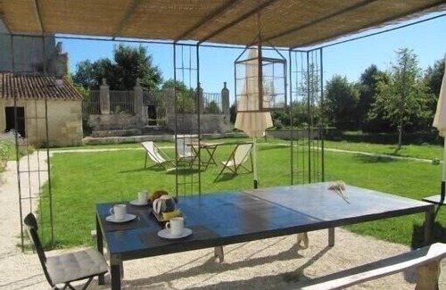 Champagne-et-Fontaine Cottage | Green Perigord, house, historical monument, 6 rooms, heated pool, tennis court