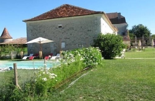 Champagne-et-Fontaine Cottage | Green Perigord, house, historical monument, 6 rooms, heated pool, tennis court