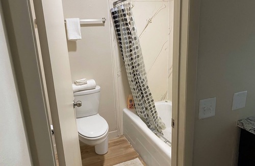 Green River Apartment | Green River Inn Suites with Kitchenettes & Self-Serve Laundry