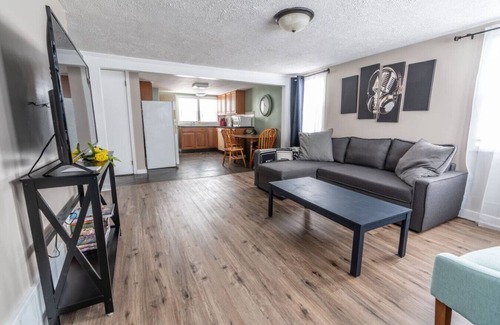 Massillon House | Green Room/Blue Door Combo - No Cleaning Fees