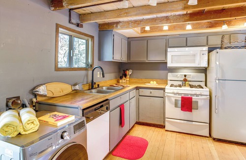 Green Valley Lake Cabin | Green Valley Lake Cabin Near Lake: Boat + Ski!