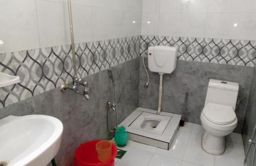 Dhirkot Apartment | Green view Guest House
