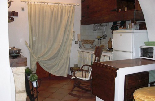 Leni Apartment | Green Yellow two-room apartment in Salina Aeolian Islands CIR:19083037C100309