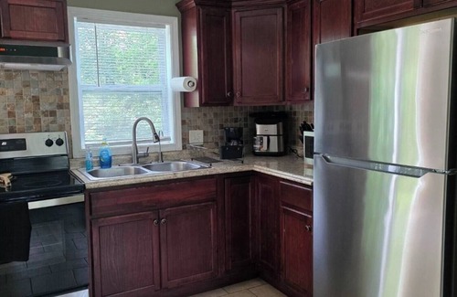 Topeka House | Greenside Getaway