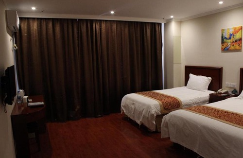 Baxoi County Hotel | GreenTree Inn Changdu Basu Ranwu Lake Spot Express Hotel