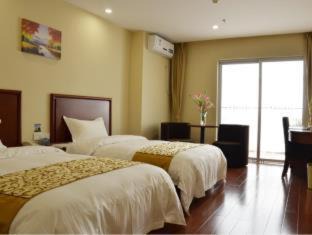 Jingkou District Hotel | GreenTree Inn JiangSu ZhenJiang DingMao Industrial Park WoDe Square Express Hotel