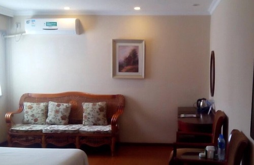 Zhapu Hotel | GreenTree Inn Jiaxing Pinghu Zhapu Jiulong Mountain Express Hotel
