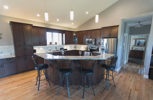Winnipeg House | Greenview Paradise - Worlds away, Yet minutes apart