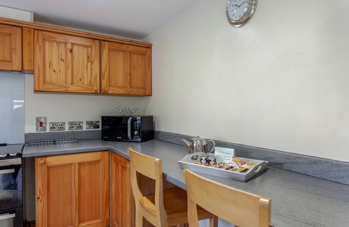 Littledean House | Greenways Cottage - Three Bedroom House, Sleeps 5