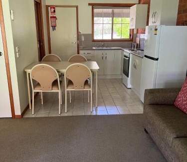 Tocumwal Hotel | Greenways Holiday Units