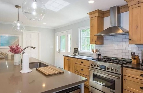Hewitt House | Greenwood Lake Lakefront Luxury