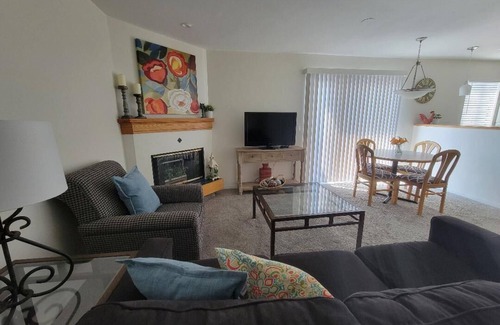 Englewood Condo | Greenwood Village Condo - Your Home Away from Home!