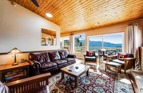 Crestline House | Gregory Getaway