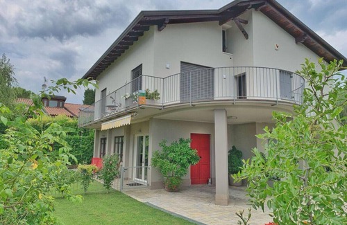 Gardone Riviera Apartment | Grethel - Theater Home, a few steps from the beach of Gardone Riviera